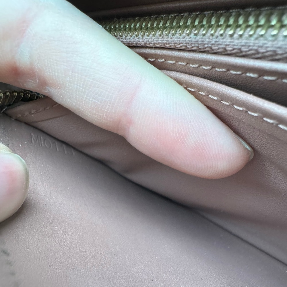 Louis Vuitton Vernis Zippy Wallet - Picture 7 of 13